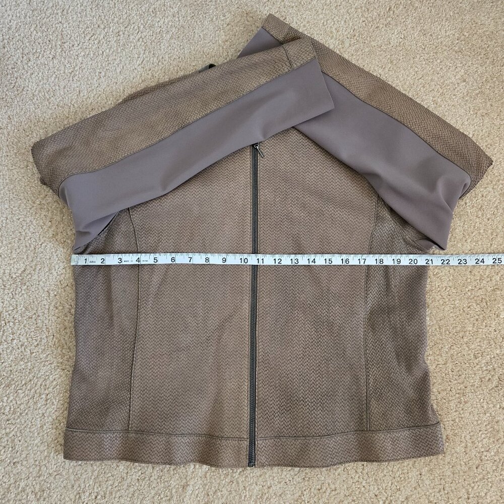 Elie Tahari die cut lambskin leather collarless jacket - Picture 10 of 16